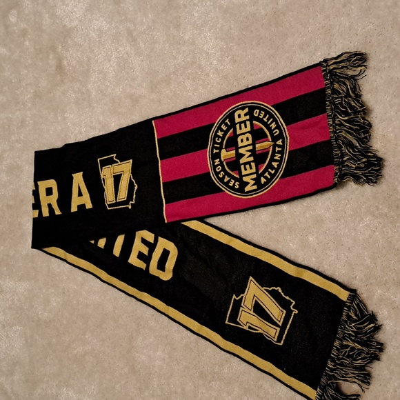 Atlanta United FC 17 Season Ticket Member Soccer Scarf - Picture 2 of 7